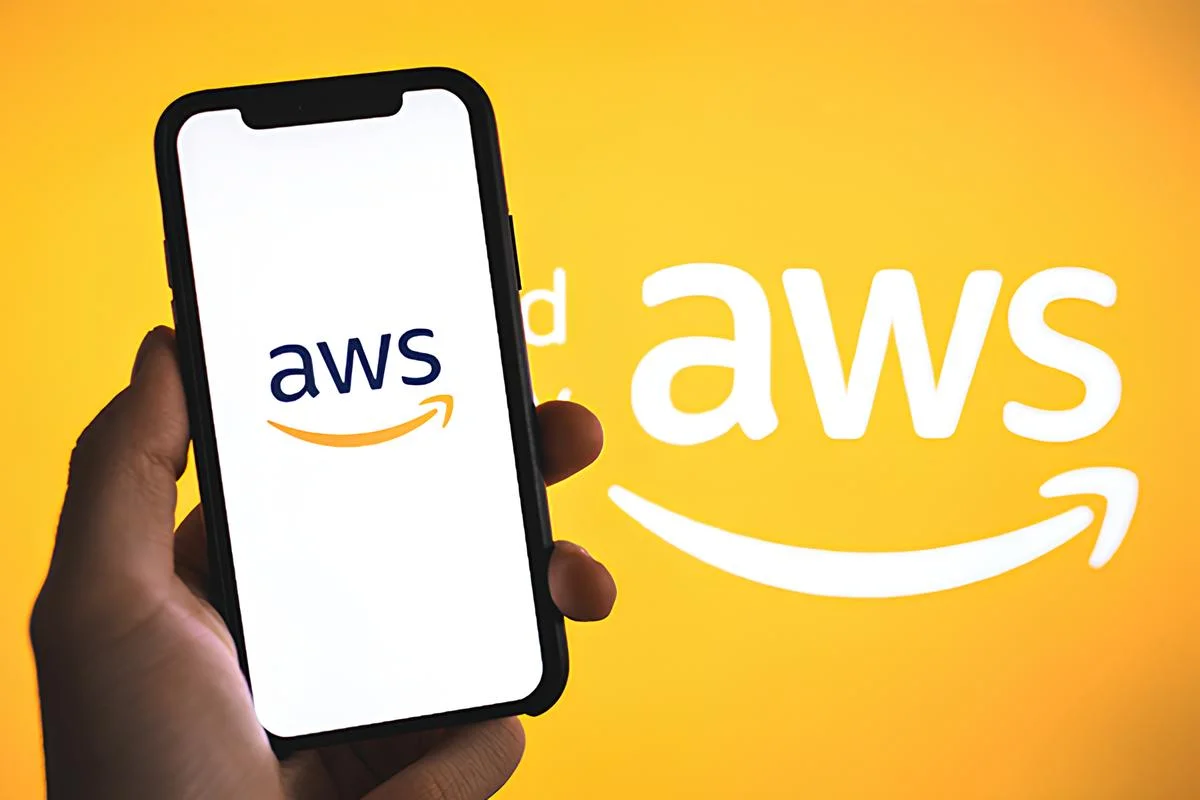 Queda na AWS afeta internet global com milhares de serviços no Brasil